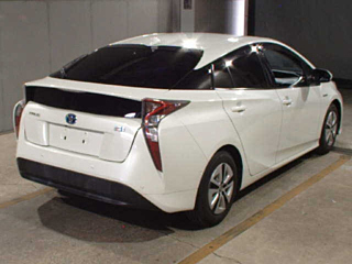 TOYOTA PRIUS 2016