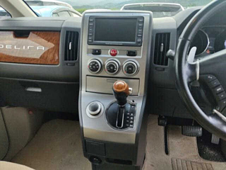 MITSUBISHI DELICA D5 2010