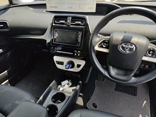 TOYOTA PRIUS 2017