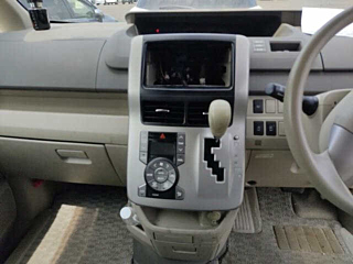 TOYOTA NOAH 2008