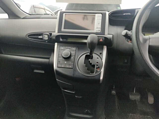 TOYOTA WISH 2010