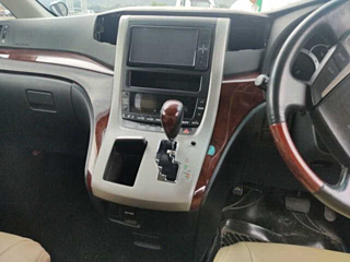 TOYOTA ALPHARD 2010