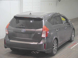 TOYOTA PRIUS ALPHA 2012