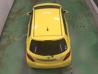 TOYOTA VITZ 2014