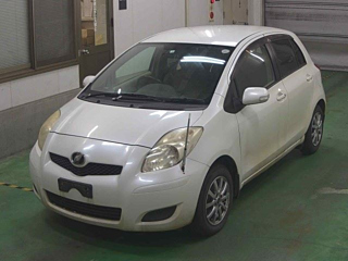TOYOTA VITZ 2010