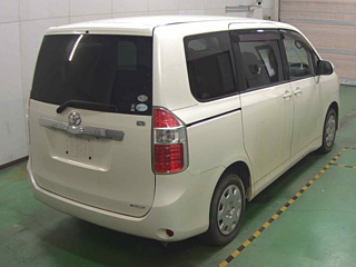 TOYOTA NOAH 2008