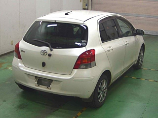 TOYOTA VITZ 2010
