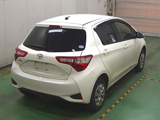 TOYOTA VITZ 2019