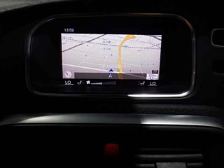 VOLVO V40 2018