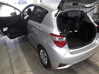 TOYOTA VITZ 2019