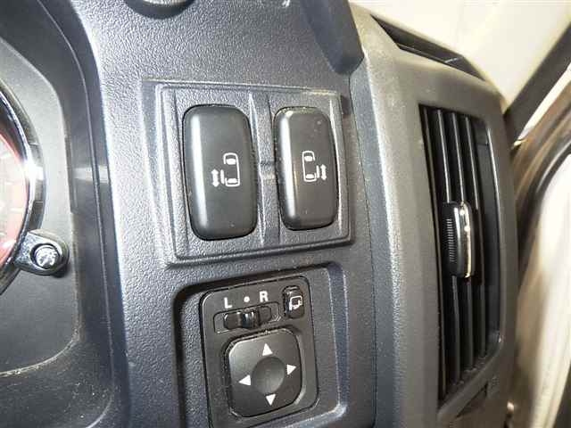 MITSUBISHI DELICA D5 2009