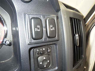 MITSUBISHI DELICA D5 2009