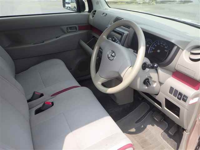 TOYOTA PIXIS SPACE 2012