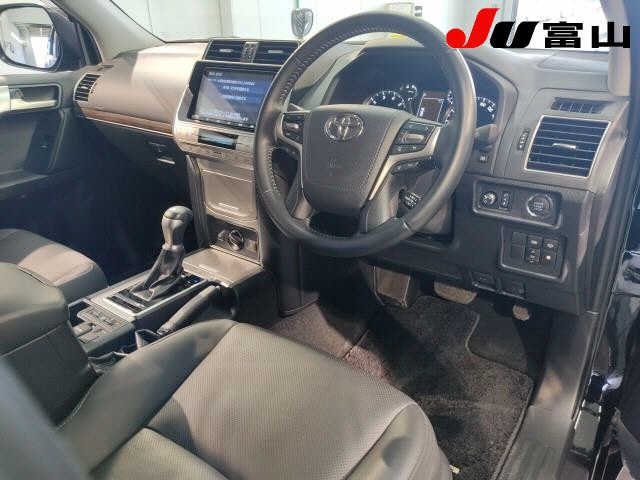 TOYOTA LAND CRUISER PRADO 2022
