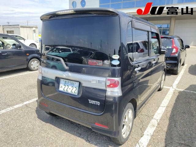 DAIHATSU TANTO 2011