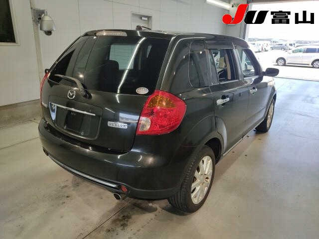 MAZDA VERISA 2010