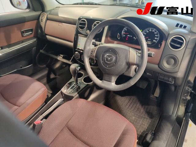 MAZDA VERISA 2010