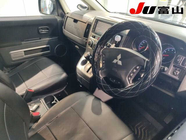 MITSUBISHI DELICA D5 2009