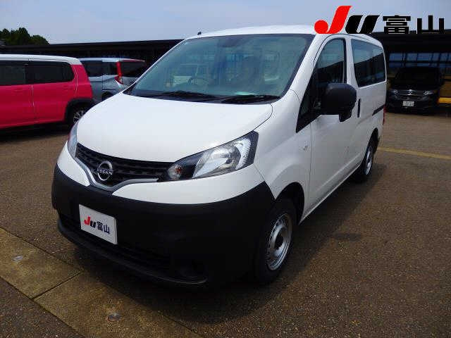 NISSAN NV200 2022