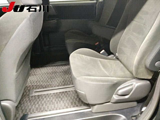 TOYOTA VOXY 2010