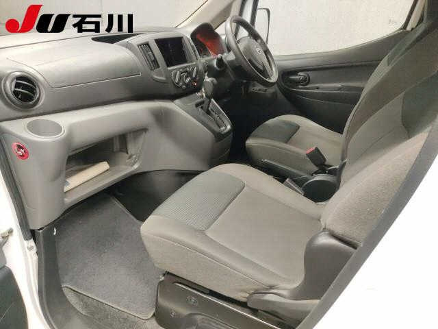 NISSAN NV200 2017