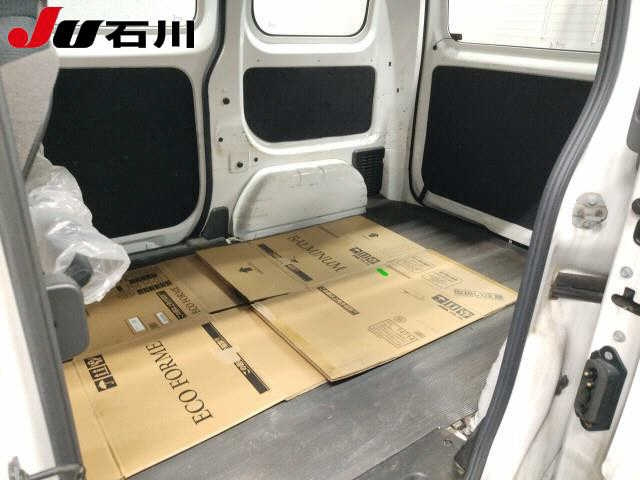 NISSAN NV200 2017