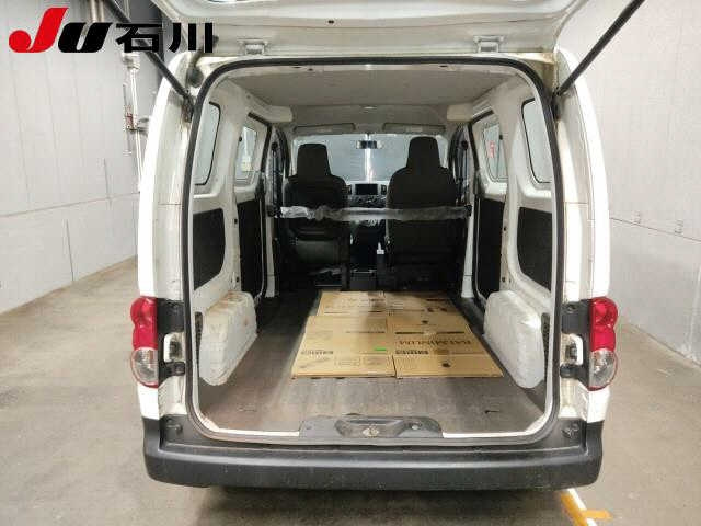 NISSAN NV200 2017