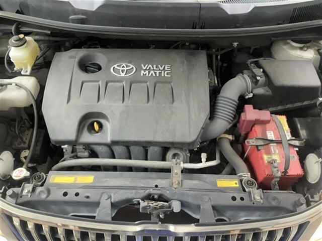 TOYOTA ISIS 2011