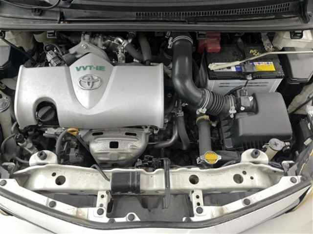 TOYOTA VITZ 2015