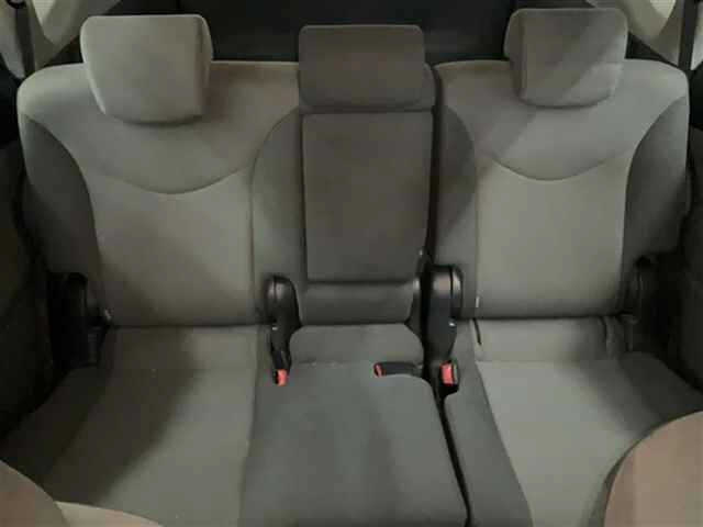 TOYOTA PRIUS ALPHA 2011
