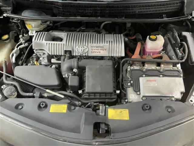 TOYOTA PRIUS ALPHA 2012