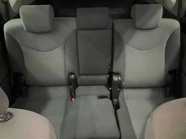 TOYOTA PRIUS ALPHA 2012
