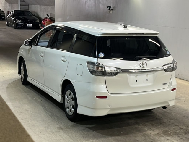 TOYOTA WISH 2012