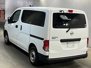 NISSAN NV200 2019