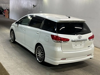 TOYOTA WISH 2009