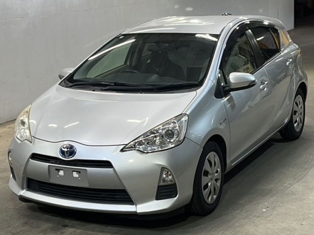 TOYOTA AQUA 2012