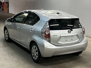 TOYOTA AQUA 2012