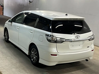 TOYOTA WISH 2014
