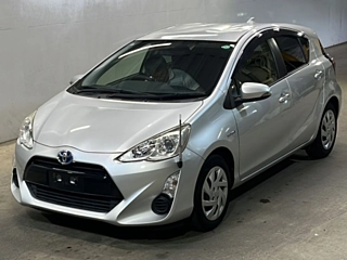 TOYOTA AQUA 2015