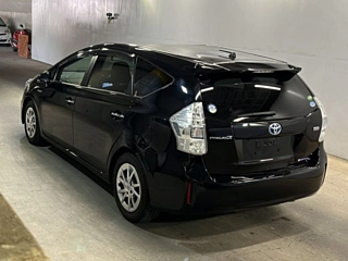 TOYOTA PRIUS ALPHA 2014