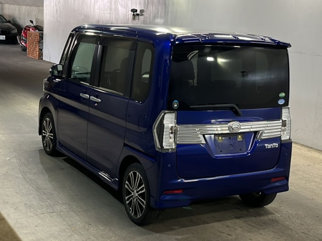 DAIHATSU TANTO 2016