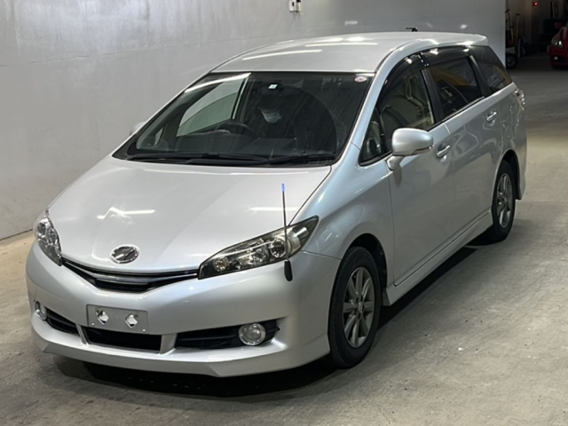 TOYOTA WISH 2014