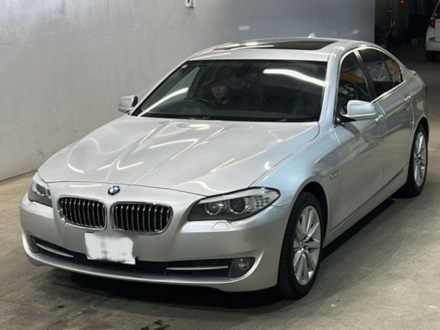 BMW 5 SERIES 2010