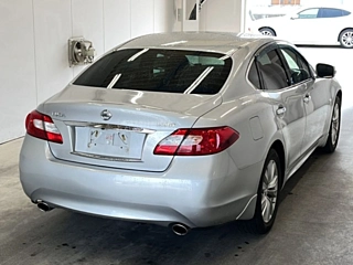 NISSAN FUGA 2010