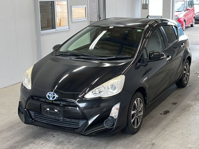 TOYOTA AQUA 2016