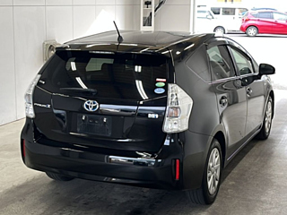 TOYOTA PRIUS ALPHA 2012