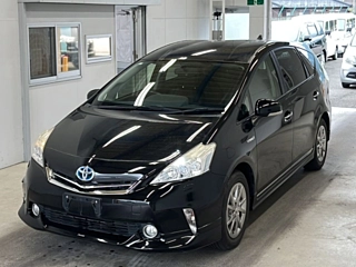 TOYOTA PRIUS ALPHA 2014