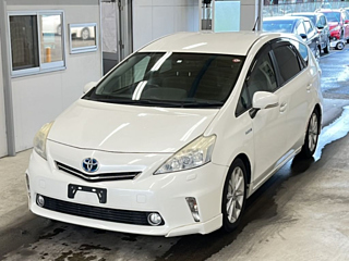 TOYOTA PRIUS ALPHA 2012