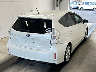 TOYOTA PRIUS ALPHA 2012