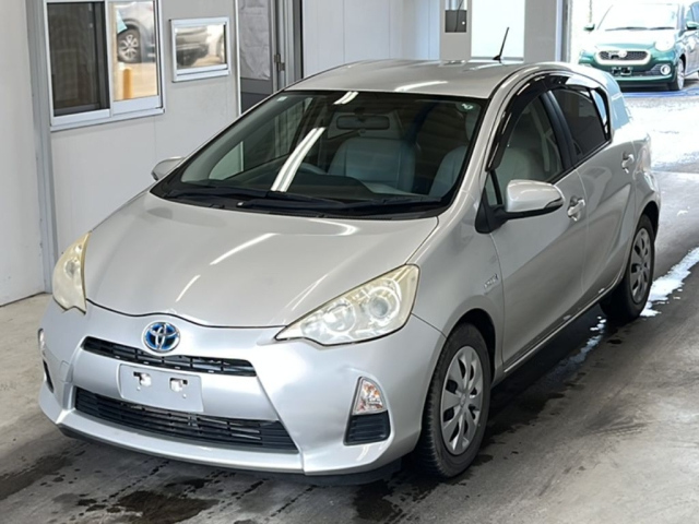 TOYOTA AQUA 2012